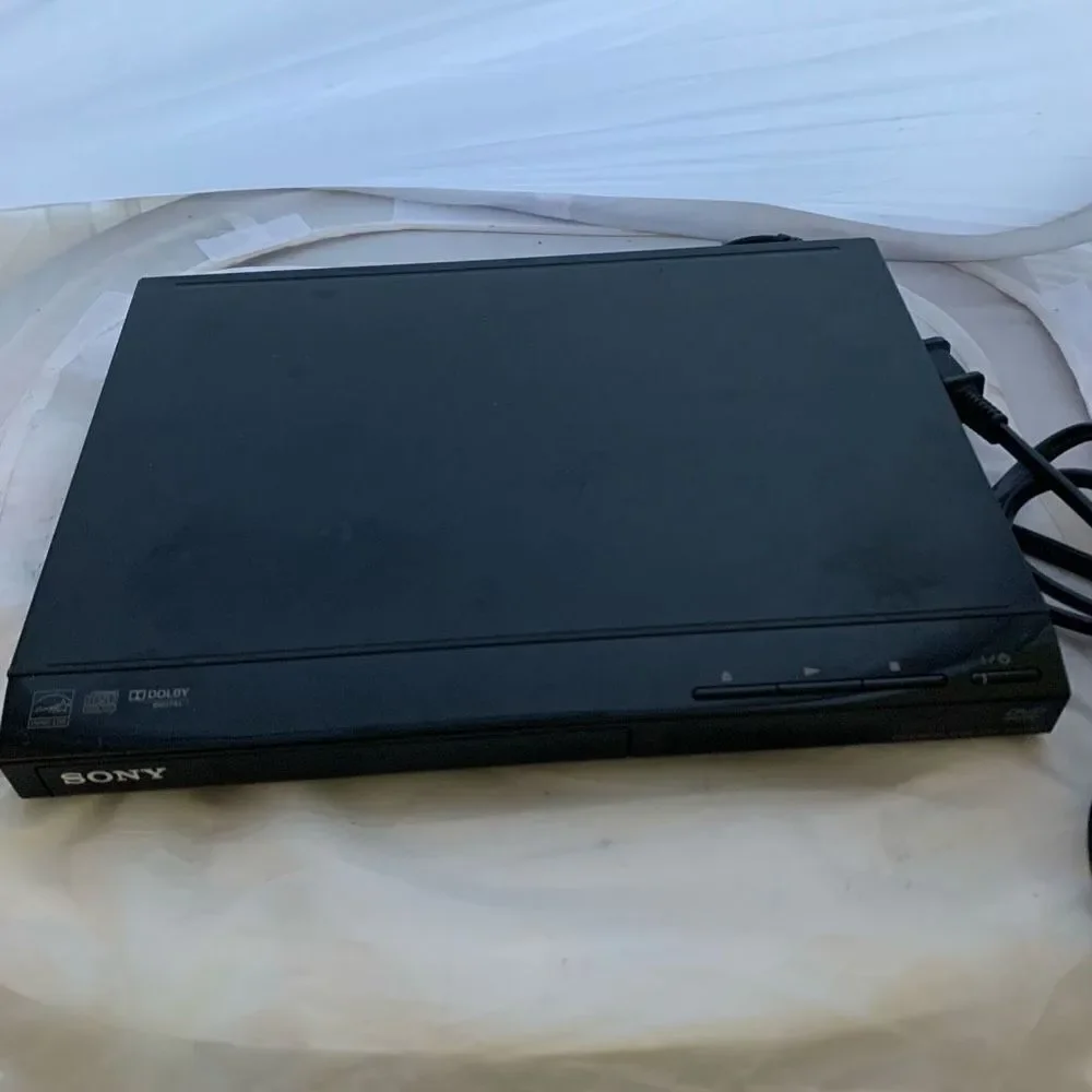 Sony CD/DVD Player Model No. DVP-SR210P No Remote-Tested
